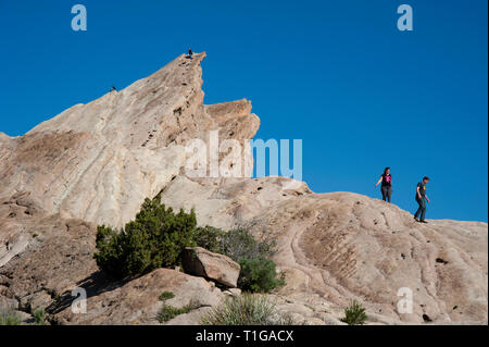 Les personnes qui désirent visiter Vasquez Rocks près de Agua Dulce dans la région de Antelope Valley de Californie du Sud. Banque D'Images