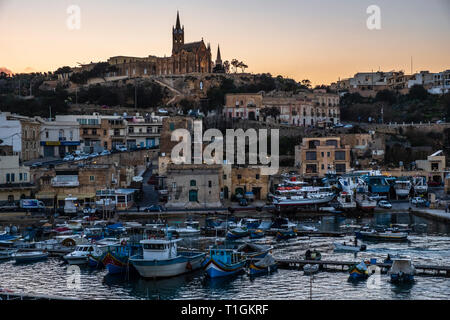 Mġarr Harbour au crépuscule, Gozo, Malte Banque D'Images