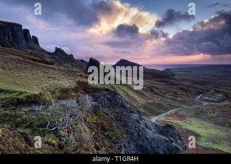 Le Quiraing à l'aube, la péninsule de Trotternish, île de Skye, Hébrides intérieures, Ecosse, Royaume-Uni Banque D'Images