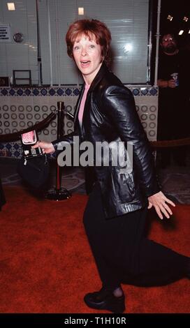 LOS ANGELES, CA. 06 octobre 1999 : l'actrice Frances Fisher lors de la première mondiale à Los Angeles de 'Fight Club' qui stars Brad Pitt, Edward Norton et Helena Bonham Carter. © Paul Smith / Featureflash Banque D'Images