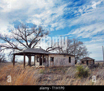 Glenrio, à côté du TX-NM région, USA.10 mars 2019.ville-fantôme sur la Route 66.L'ancienne station de charge Banque D'Images