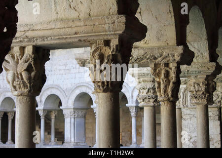 Détails de la cloître roman de la cathédrale de Gérone, le Santa Maria de Girona Banque D'Images