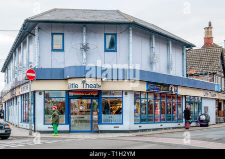 Le petit théâtre à l'angle de la rue de l'Église et Station Road, Sheringham sur la côte nord du comté de Norfolk. Banque D'Images