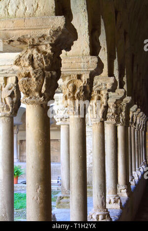 Détails de la cloître roman de la cathédrale de Gérone, le Santa Maria de Girona Banque D'Images