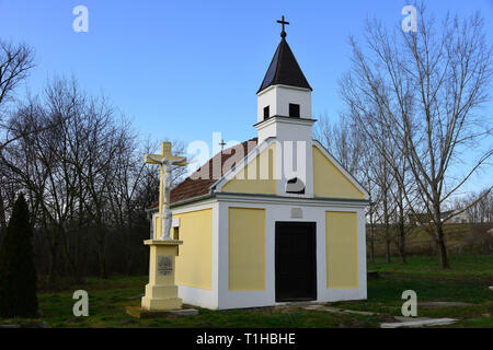 Chapelle catholique romaine Saint Vendel, Nagyararad, Hongrie. Le Szent Vendel romai katolikus kapolna, Nagynyarad, France. Banque D'Images