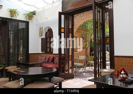 Café Majorelle, Jardin Majorelle, Rue Yves Saint Laurent, Gueliz, Marrakech, ville nouvelle, Marrakesh-Safi région, le Maroc, l'Afrique du Nord Banque D'Images