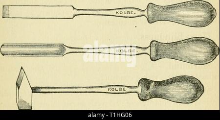 Les maladies de l'American Horse, les maladies de l'American Horse, et les bovins et les moutons : leur traitement, avec une liste et une description complète des médicaments employés diseasesofameric00mccl Année : 1870 LA BOUCHE. Mousse 161 de la bouche, comme si salivated. Dans les cas graves de fièvre. Le traitement. Donner dix gouttes de la teinture d'Aconit racine dans un peu d'eau froide trois fois dans la journée, pendant 48 heures, et permettre le cheval d'avoir un seau d'eau froide susw 23terminé ou placé devant lui, pour se rafraîchir la bouche. Ciseau à dents, RASP et marteau. (2) blessures de la langue.-devraient être traités de la Banque D'Images