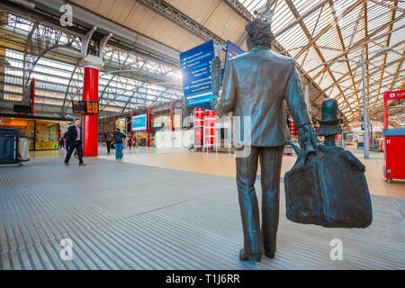 Liverpool, Royaume-Uni - 18 mai 2018 : Ken Dodd de Statue - Sir Kenneth Arthur Dodd OBE (8 novembre 1927 - 11 mars 2018) le comédien anglais, chanteur et occasionnels Banque D'Images