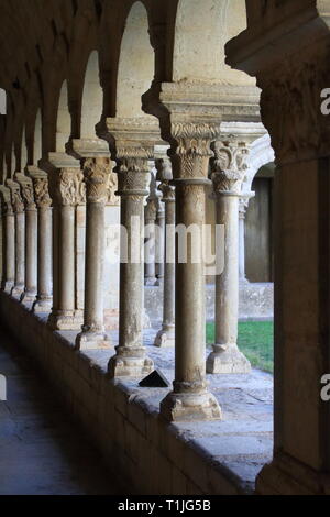 Détails de la cloître roman de la cathédrale de Gérone, le Santa Maria de Girona Banque D'Images