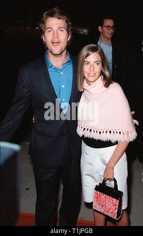 LOS ANGELES, CA. Novembre 03, 1999 : l'acteur Chris O'Donnell & Femme Caroline Fentress à Los Angeles première de son nouveau film 'Le baccalauréat dans lequel il RenŽe stars avec Zellweger. © Paul Smith / Featureflash Banque D'Images
