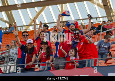 Houston, Texas, USA. 26Th Mar 2019. Chili fan avant le match amical entre les États-Unis et le Chili au stade BBVA Compass à Houston, Texas, le score à la demie 1-1 © Maria Lysaker/CSM. Credit : Cal Sport Media/Alamy Live News Banque D'Images