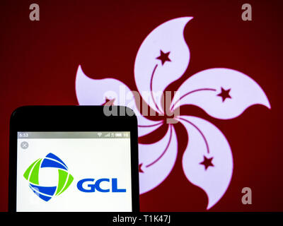 L'Ukraine. Mar 27, 2019. Sur cette photo, l'illustration a GCL-Poly Energy Holdings vu le logo affiché sur un téléphone intelligent. Crédit : Igor Golovniov SOPA/Images/ZUMA/Alamy Fil Live News Banque D'Images