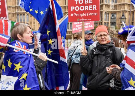 Londres, Royaume-Uni. 27 mars, 2019. Restent les manifestants. En protestation anti Brexit, chambres du Parlement de Westminster, Westminster, Londres. UK Crédit : michael melia/Alamy Live News Banque D'Images