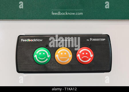 ExCel, Londres, Royaume-Uni. Mar 27, 2019. Commentaires maintenant un 'smiley' système de rétroaction par Forrester. Le Passenger Terminal Expo 2019 rassemble des exposants et visiteurs pour voir les dernières nouvelles technologies et le lancement de produits provenant de plus de 350 de l'aéroport, leader mondial des fournisseurs de solutions. Credit : Imageplotter/Alamy Live News Banque D'Images
