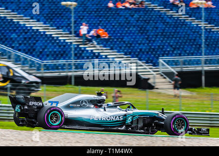 Spielberg/Autriche - 06/29/2018 - # 77 Valtteri Bottas (FIN) dans sa Mercedes W09 au cours du PC1 d'avance sur le Grand Prix d'Autriche 2018 au Red Bull Ring Banque D'Images