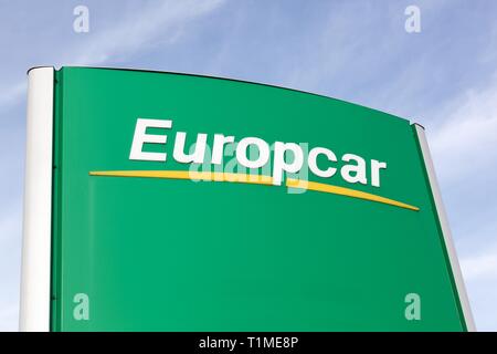 Vejle, Danemark - 12 octobre 2018 : Europcar logo sur un panneau. Europcar est une société de location de voitures fondée en 1949 à Paris Banque D'Images