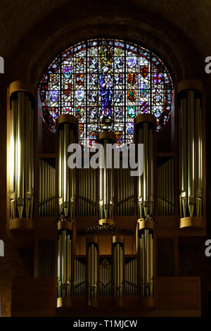 Orgue Metzler dans le monastère de Poblet (2012), Conca de Barberà, Tarragone, Catalogne, Espagne. Banque D'Images