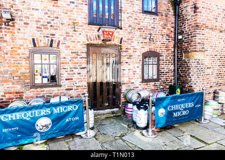 Micro brasserie, Micro-pub, Beverley Ville Yorkshire UK Angleterre, Chequers Micropub Beverley, house, pub, bar, brasserie, Micropub, bières, fûts, inn Banque D'Images