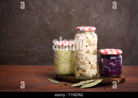La choucroute est du chou fermenté. Les aliments fermentés typique dans certains pays comme la Russie. La Pologne ou l'allemand. C'est l'ingrédient principal de ragoût bigos Banque D'Images