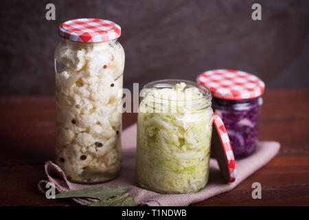 La choucroute est du chou fermenté. Les aliments fermentés typique dans certains pays comme la Russie. La Pologne ou l'allemand. C'est l'ingrédient principal de ragoût bigos Banque D'Images
