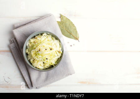 La choucroute est du chou fermenté. Les aliments fermentés typique dans certains pays comme la Russie. La Pologne ou l'allemand. C'est l'ingrédient principal de bigos Banque D'Images