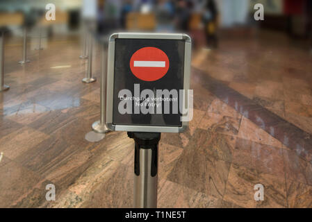 Aucun signe d'entrée à l'aéroport ou à la banque Banque D'Images