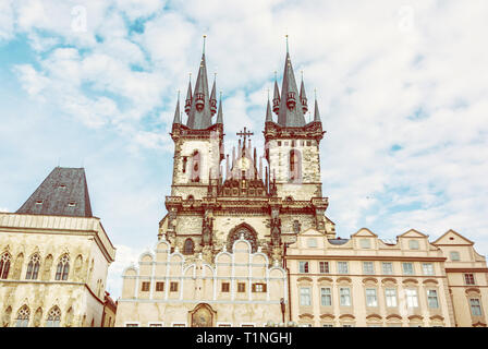 Église Notre Dame avant Tyn en place de la vieille ville, Prague, République tchèque. Scène de l'architecture. Destination de voyage. Retro photo filtre. Banque D'Images