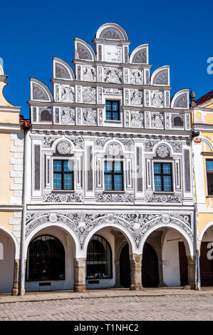 Une façade de maison Renaissance de Telc, Vysocina Région, République Tchèque Banque D'Images