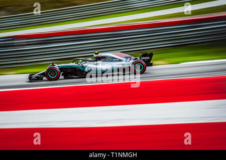 Spielberg/Autriche - 06/29/2018 - # 77 Valtteri Bottas (FIN) dans sa Mercedes W09 au cours du PC2 lors du Red Bull Ring en avance sur le Grand Prix d'Autriche 2018 Banque D'Images