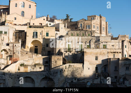 Vue panoramique sur le quartier 'Sassi' à Matera, dans la région de Basilicate, dans le sud de l'Italie. Banque D'Images