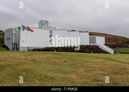 Vue de côté de l'extérieur du centre des visiteurs du Parc National de Ballycroy dans le comté de Mayo, Irlande.. Banque D'Images