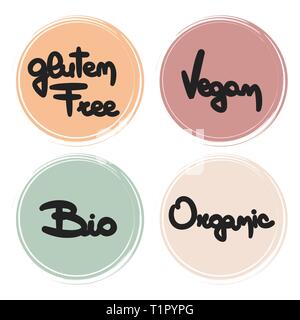 Cute hand drawn vector collection badges alimentaire sans gluten, végétarien, bio et labels biologiques Illustration de Vecteur