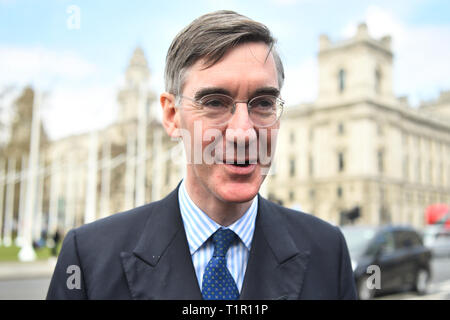 Le député conservateur eurosceptique Jacob Rees-Mogg à Westminster, Londres. Banque D'Images