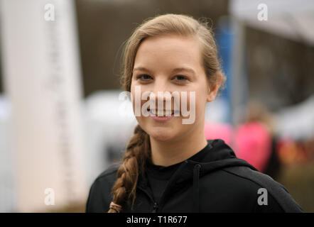 27 mars 2019, Bavaria, Munich : Chantal Bausch, joueur de hockey, enregistré à l'exécuter. don d'organes Takeda La campagne vise à promouvoir la volonté de don d'organes en Allemagne. Photo : Tobias Hase/dpa Banque D'Images