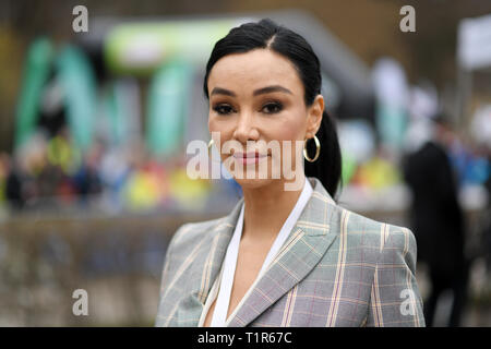 27 mars 2019, Bavaria, Munich : Verona Pooth, présentateur, enregistré à l'Orgue de Takeda Exécuter pendule. La campagne vise à promouvoir la volonté de don d'organes en Allemagne. Photo : Tobias Hase/dpa Banque D'Images