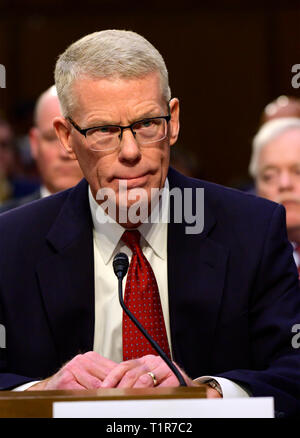 Washington, États-Unis d'Amérique. Mar 27, 2019. Calvin Scovel, Inspecteur Général, Ministère des Transports, témoigne devant le comité du Sénat américain sur le commerce, les sciences et le transport sous-comité sur l'aviation et l'espace, au cours d'une audition intitulée, "l'état de la sécurité aérienne : la surveillance fédérale de l'Aviation commerciale' pour examiner des problèmes avec les avions Boeing 737 MAX mis en évidence par les deux récents accidents mortels. Credit : Ron Sachs/CNP Crédit dans le monde entier | conditions : dpa/Alamy Live News Banque D'Images