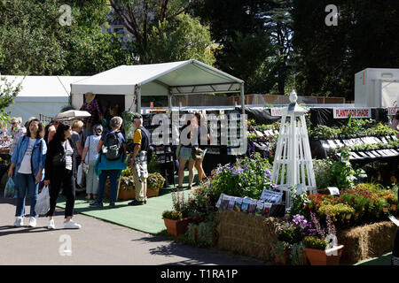 Melbourne, Australie. 28 mars 2019. Des foules de visiteurs à la 2019 Melbourne International Flower and Garden Show qui est hébergé dans la liste du patrimoine Palais royal des expositions et jardins Carlton sur cinq jours d'Automne glorieux. L'événement offre les meilleurs talents à partir de fleurs et paysages de l'Australie et du monde entier aux côtés et une vaste gamme de produits de détail le jardin. Crédit : Steven Sklifas/Alamy Live News Banque D'Images