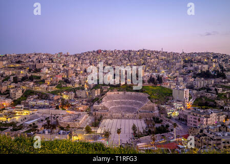 Toits de Amman, capitale de la Jordanie, de nuit Banque D'Images