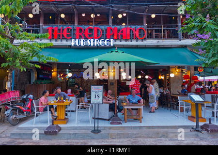 Pub Street, old town, Siem Reap, Cambodge, Asie Banque D'Images