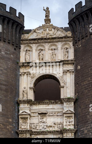 NAPLES, ITALIE - 05 novembre 2018 - Le château médiéval de Maschio Angioino ou Castel Nuovo, New Castle, Napoli Banque D'Images