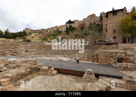 Les ruines d'El Teatro Romano, ou théâtre romain, construit au 1er siècle avant J.-C., la vieille ville de Malaga, Malaga Espagne Banque D'Images