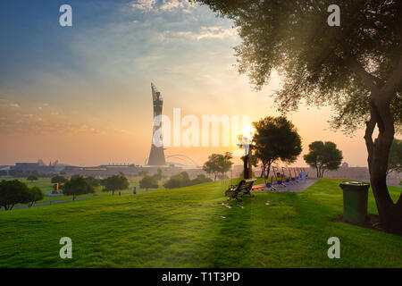 DOHA, QATAR - 20 août 2013 : Belle vue du coucher de soleil d'Aspirer park Doha Qatar Banque D'Images