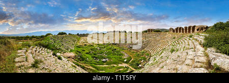 Vestiges romains du cirque stadium d'Aphrodisias Site Archéologique, Aydin, Province de la Turquie. Banque D'Images