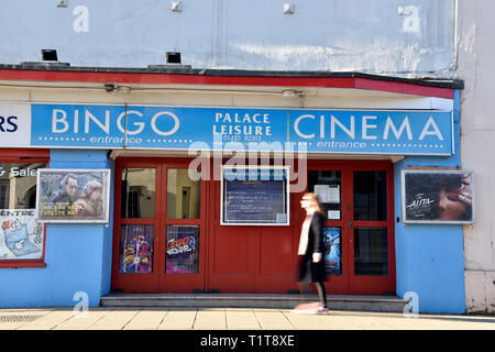 Le cinéma, d'un palais traditionnel datant de 1911, Rue de Normandie, Alton, Hampshire, Royaume-Uni. Banque D'Images