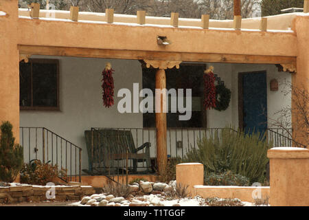 Ancienne maison traditionnelle à Santa Fe, Nouveau Mexique, USA. Banque D'Images