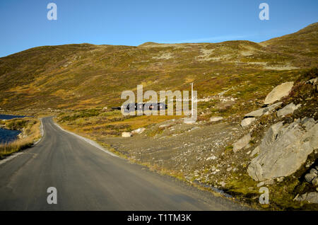 D'automne, paysage de montagne countryroad, la Norvège centrale Banque D'Images