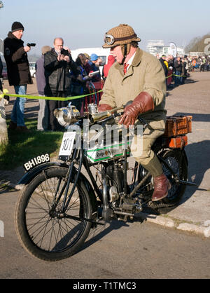 Pioneer Exécuter à Epsom Brighton Run moto vintage 80e anniversaire Banque D'Images