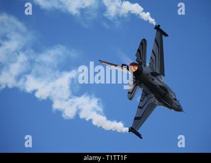 2016-08-27 2016 MALMSLÄTT, l'Armée de l'air suédoise célèbre en Suède de 90 ans. Plus de 70 000 visiteurs sont venus sur le jour de vol à l'aérodrome de Malmens juste en dehors de Linköping pendant samedi et continuer le dimanche. F-16AM, Belgique. Jeppe Photo Gustafsson Banque D'Images