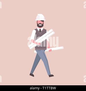 Homme architecte à helmet holding rolled up blueprints heureux projet de déplacement de l'ingénieur de l'industrie de la construction concept occupation professionnelle pleine longueur Illustration de Vecteur