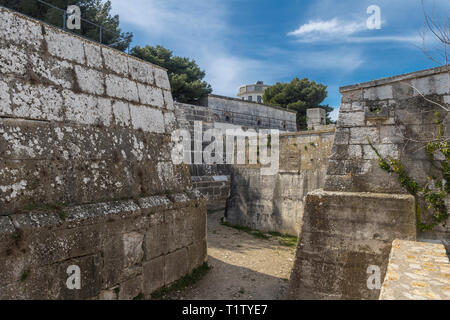 Vieux murs du château de Forteresse Vénitienne à Pula, Croatie Banque D'Images